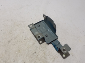  Front fender bracket  - 663508114R 