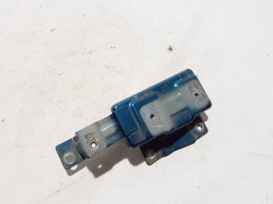 RENAULT Arkana (2019–2026) Front fender bracket 663508114R - 4