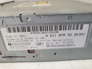 Mercedes Benz E-Class W211 (2002–2009) Audio, Video, Navigation A2118705226001 - 2
