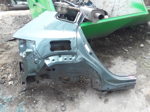   Rear fender and its parts  - 760385981R 