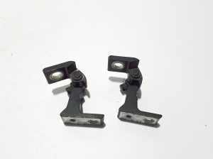 AUDI A3 8V (2012–2020) Esiukse ülemine hing 8X0831403B - 3