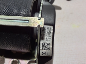 RENAULT Clio V (2019–2026) Front seat belt 868851055R - 2