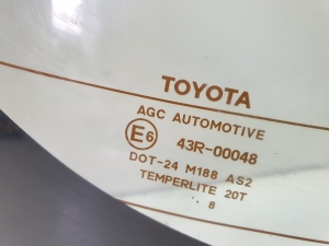 TOYOTA Yaris (2011–2020) Heckscheibe 43R00048 - 2