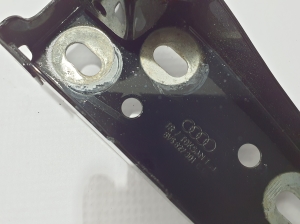 AUDI A3 8V (2012–2020) Pagasiruumi kaane hing 8V5827301C - 2