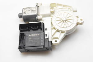 Fensterhebermotor vorne - 1K5837402AH