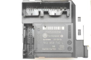 Volkswagen Golf V (2003–2009) Front door window regulator motor 1K5837402AH - 2