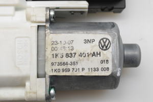 Volkswagen Golf V (2003–2009) Front door window regulator motor 1K5837401AH - 4