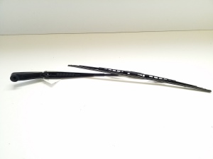  Windshield wiper blade 