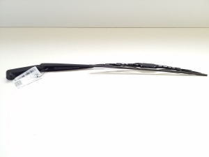  Windshield wiper blade 