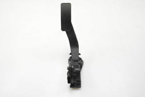 Opel Astra K (2015–2021) Gaspedal 13466236