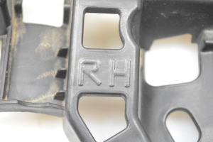 Opel Astra K (2015–2021) Front bumper bracket 39020433 - 3
