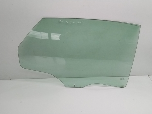 Aizmugurējo sānu durvju stikls - DS73F25712E