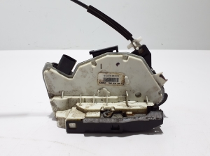 Volkswagen Amarok I (2010–2022) Rear side door lock 5N0839016D - 2