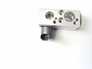 Mini Countryman F60 (2016–2026) Klimaschlauch Ventil 6845414 - 3