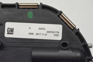 Opel Astra K (2015–2021) Scheibenwischermotor vorne 3397021779 - 3
