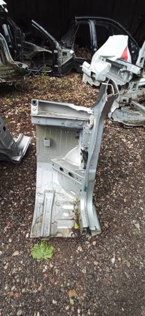   Front outrigger  - 641008000R 