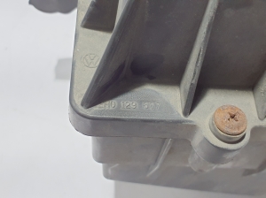 Volkswagen Amarok I (2010–2022) Luftfiltergehäuse und seine Teile 2H0129607 - 4