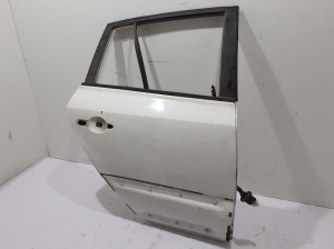 Rear side doors - 821000024R