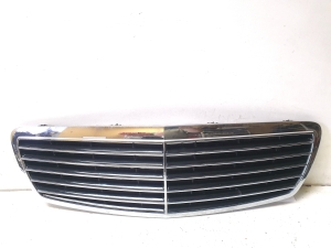Front grille - A2118800583