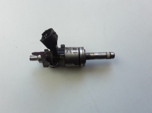 Fuel injector - 16611AB030