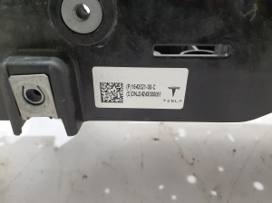 Tesla Model Y Y (2020–2026) Schlossträger und seine Teile (Frontmaske) 164352100 - 4
