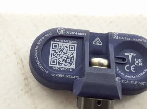 Tesla Model 3 3 (2016–2024) Tire pressure sensor 1490701 - 2
