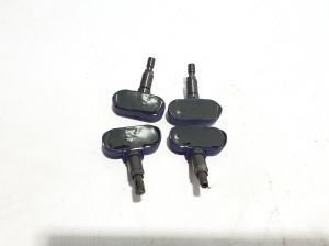 Tesla Model 3 3 (2016–2024) Tire pressure sensor 1490701 - 3