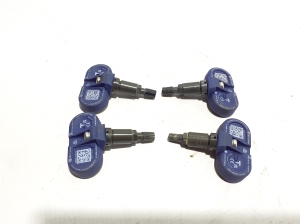 Tesla Model 3 3 (2016–2024) Tire pressure sensor 1490701 - 4