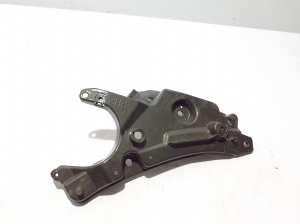 Front fender bracket - 31378985