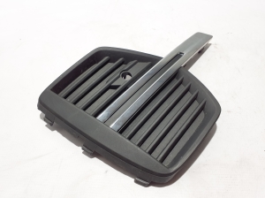VOLVO XC60 (2017–2026) Front bumper lower grille 32234948 - 2