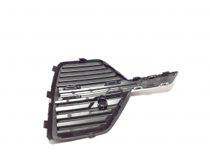 VOLVO XC60 (2017–2026) Front bumper lower grille 32234948 - 3