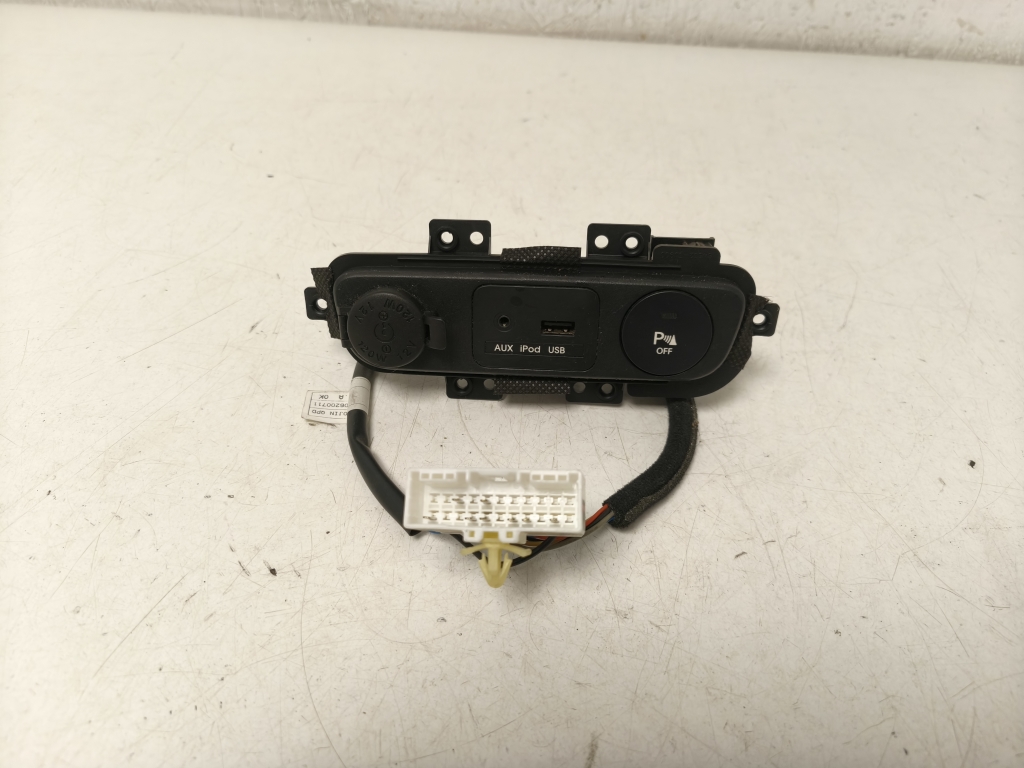 Kia Sportage (2010–2016) USB port 936003U910