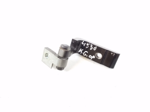 Aizmugurējo sānu durvju apakšējā eņģe - 7246063