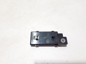 Tesla Model 3 3 (2016–2024) Antenna amplifier 178058000C - 2