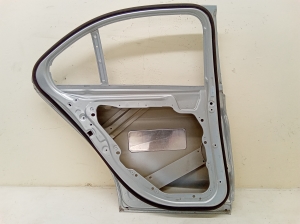 Mercedes Benz C-Class 205 (2014–2021) Rear side doors A2057320110 - 3