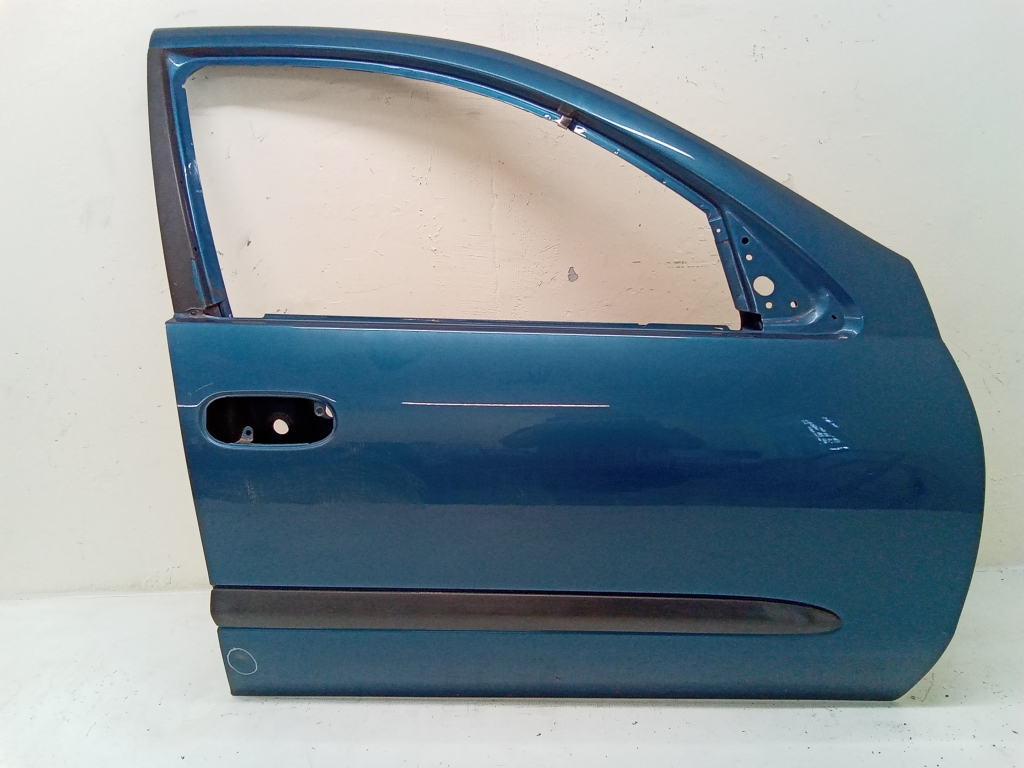 NISSAN Almera Tino V10 (2000–2006) Esiuks 801004U130 NISSAN Almera Tino V10 (2000–2006) Esiuks 801004U130