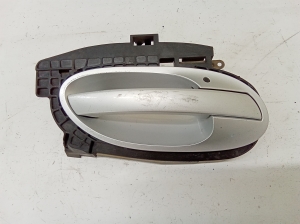 Rear side door exterior handle - 70137041