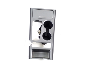 Salona konsoles cita detaļa - 84651DD000