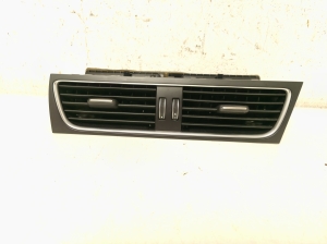  Dashboard air vent grilles  - 8T2820951D 