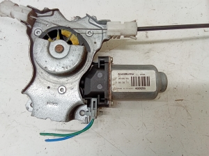 NISSAN Almera Tino V10 (2000–2006) Priekšējo durvju logu pacēlājs 114920 - 3