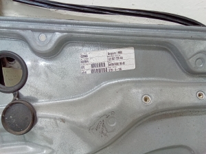 Volkswagen Golf IV (1997–2003) Front door window regulator frame 1J3837729AA - 3