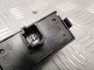 RENAULT Master III (2010–2017) Hazard light switch 252100991RB - 3