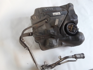 Ford Focus (2011–2018) Kraftstofftank und seine Teile F1F19K007A - 2