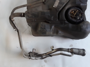 Ford Focus (2011–2018) Kraftstofftank und seine Teile F1F19K007A - 3