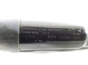 VOLVO XC40 (2017–2026) Trunk lid strut 32357573 - 3