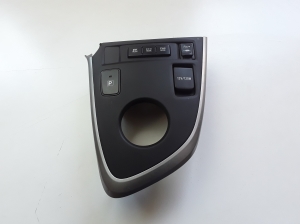  Another detail of the interior console 