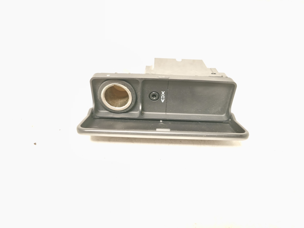 Land Rover Sport L320 (2005–2013) AUX socket 5H2219C065AA Land Rover Sport L320 (2005–2013) AUX socket 5H2219C065AA