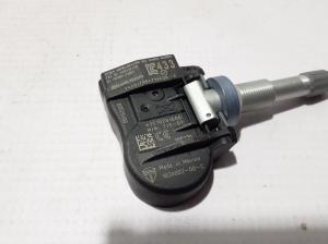 Tesla Model S S (2012–2026) Reifendrucksensor 1034602-00-c - 2