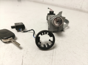 Opel Astra K (2015–2021) Ignition switch 39153204 - 4