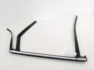 VOLVO XC60 (2017–2026) Autre pièce de porte latérale arrière 32229812 - 2